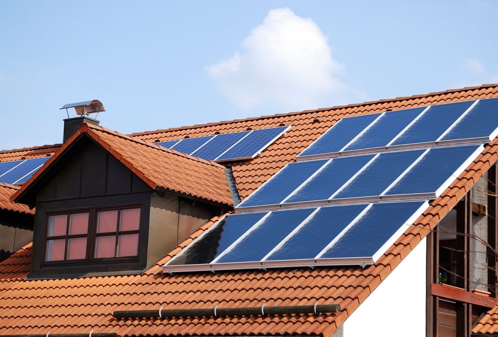 La Evolución de la Energía Solar: Más Allá de los Paneles Fotovoltaicos en Torrejón de Ardoz